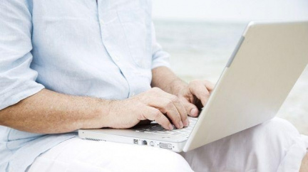 Obří skandál roste. Úřady vyšetřují únik dat o sledování lidí na internetu