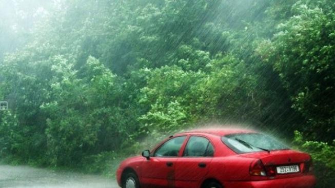 Bouřky jen tak neustanou, varují meteorologové. V Čechách navíc zesílí