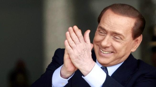 Berlusconiho vláda přežila hlasování poslanců o důvěře