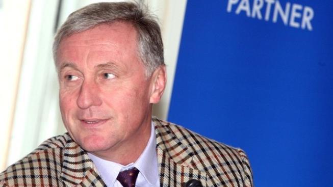 Topolánkův syn: Škola za půl milionu, BMW za milion