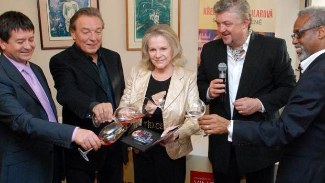 Eva Pilarová stávkujícím: Jděte do háje