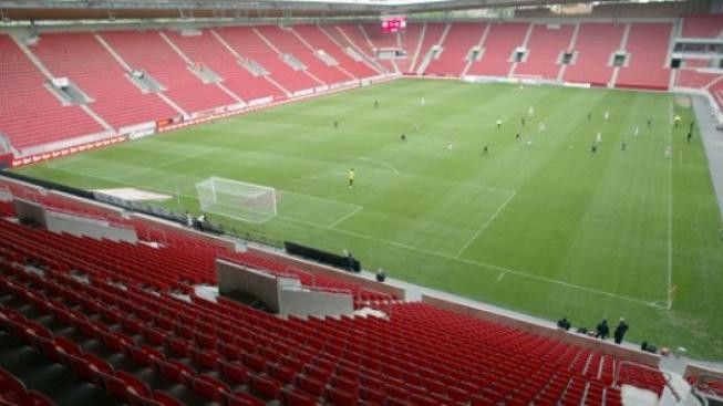 Majitel Slavie uhradil dluh a dohodl se s ENIC na ukončení sporů