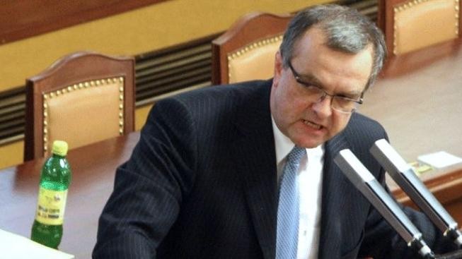 Kalousek rozdává za 1,7 milionu: Jenže ne ze svého, ze státního