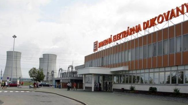 Německo a Francie tlačily na Nečase, aby ČR zavřela Dukovany