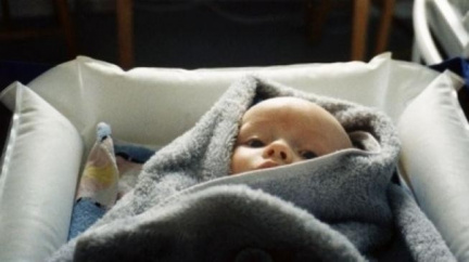 V kadaňském babyboxu našli dnes ráno lékaři novorozeného chlapce 