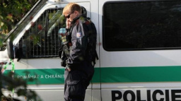 Policista vzal úplatek, aby měl na živobytí. ČSSD vyděšena