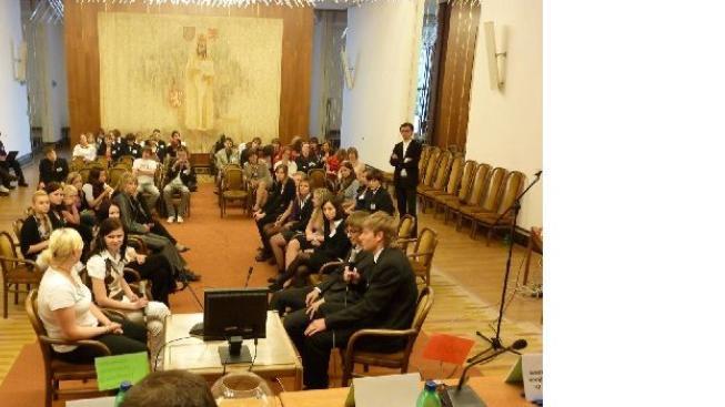 "Cestou do parlamentu" aneb Jak debatovat o veřejném dění
