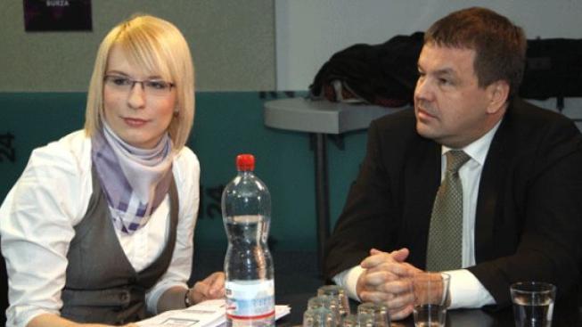 Zbavme se VV. Jsou nebezpečné, píše Tluchoř spolustraníkům