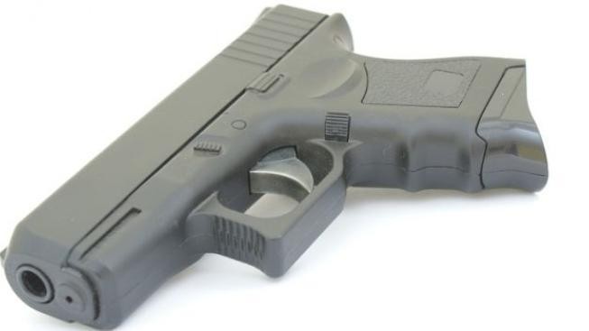 V ordinaci lékaře v Praze se střílelo. Policie hlásí dva mrtvé