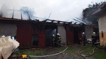 Blesk zapálil stodolu. Škoda je milion korun