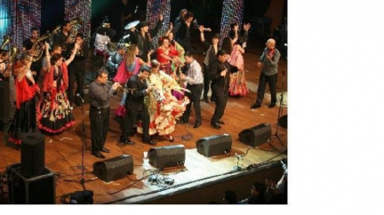 Festival Khamoro odstartoval, nabízí vystoupení stovky umělců