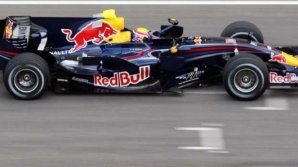 Tréninky na VC Španělska: Oba ovládl pilot Red Bullu Webber