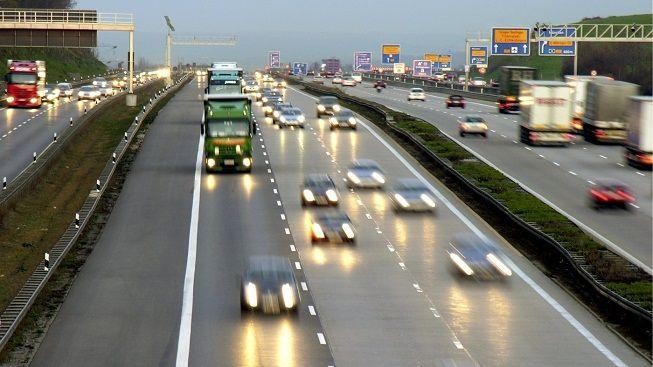 Na německé dálnici zemřel český otec s osmiletým synem