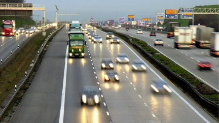 Na německé dálnici zemřel český otec s osmiletým synem