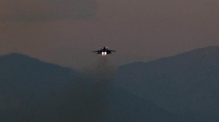 Letouny NATO potopily osm Kaddáfího válečných lodí 