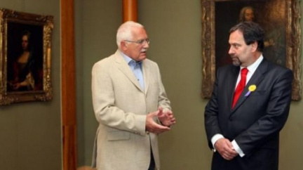 Klaus ztrácí podporu. Důvěřuje mu nejméně lidí od roku 2003