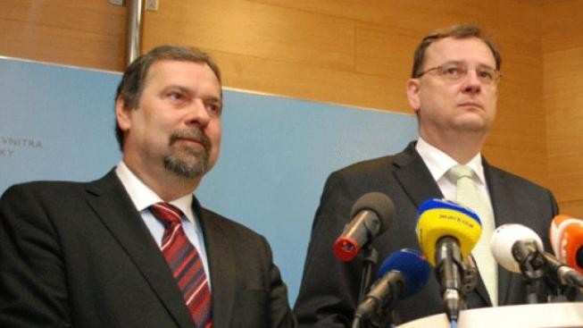 ODS a VV prý chtějí spolupracovat, John ale trvá na výměně ministrů