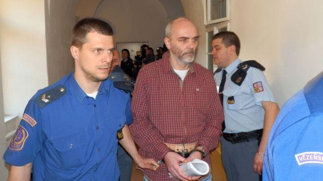 Hradecký soud znovu prošetří nehodu, při níž zemřeli dva chlapci  