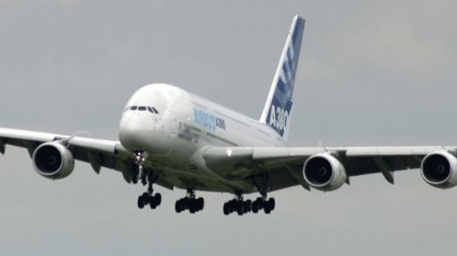 Motor Airbusu se ztrácel v plamenech