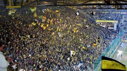 Fotbalisté Frankfurtu prohráli na hřišti mistra a sestupují