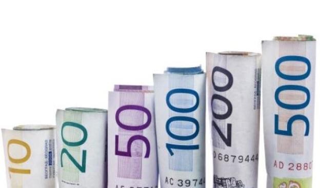 Řecko neplní podmínky záchranného úvěru, tvrdí člen rady ECB