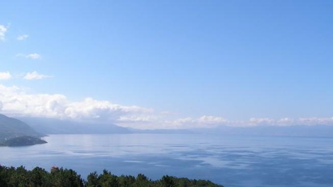 Ohridské jezero v Makedonii nahradí (až na sůl) moře. A turisté ušetří...