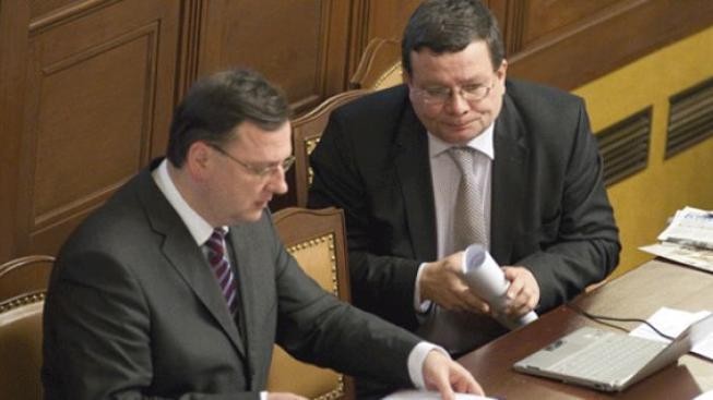 Vondra zůstává v nemocnici. Půjde na operaci?