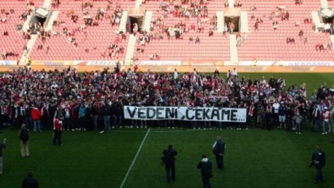 Pohárový zápas zkontumován, Slavia musí dohánět třígólové manko