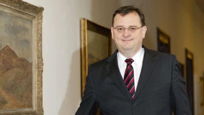 Nečas se po vzoru Václava Klause tvrdě navezl do Ústavního soudu