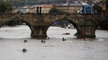 Praha zkouší nové semafory na přechodech. Odpočítávají čas 