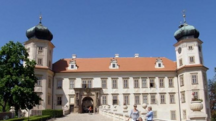 Zámek v Mníšku pod Brdy chystá víkend s Bílou paní i andělem