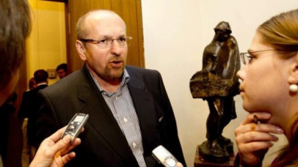 Fuksa: Stát může církvím místo peněz vrátit pozemky