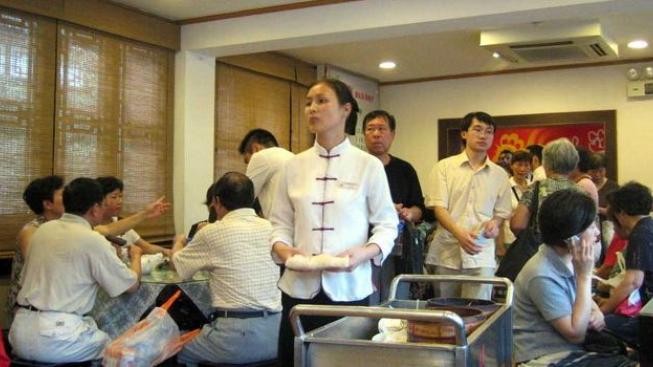 Čina po vzoru ostatních zemí zakázala kouření v restauracích a barech