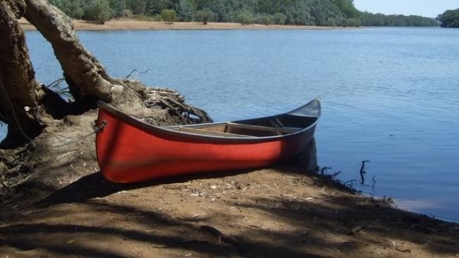 Vltava má málo vody, na sjetí je třeba registrace 