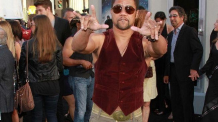 Cuba Gooding Jr. strčil do barmanky. Vydali na něj zatykač