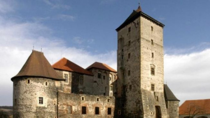 Na hrad Švihov se vrátí starý obraz na němž turisté hledají Žižku