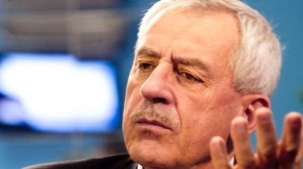 Poslanci o zvýšení poplatků a standardech nerozhodli