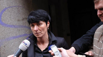 Bradáčová působí jako ostřílená profesionálka, shodují se odborníci