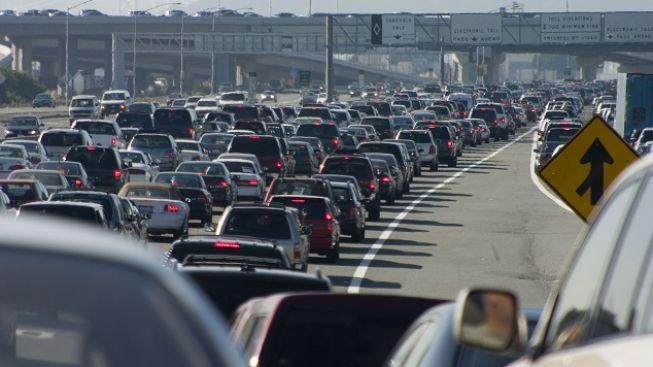 Vyrážíte na dovolenou? Na německých silnicích hrozí "megazácpy"