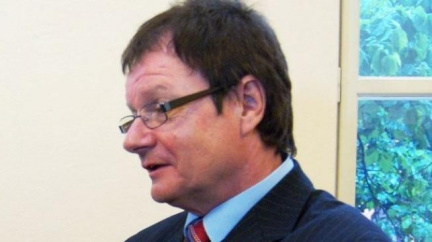 Vrchní soud snížil tresty úplatkářům Kvapilovi a Novotnému