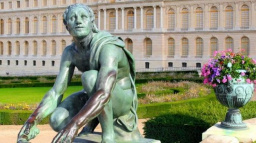 V zámku Versailles se jedna budova změní na luxusní hotel
