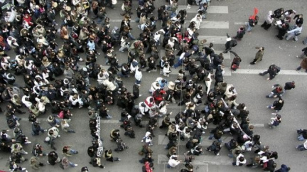 Na demonstraci za mír se na pražském Václavském náměstí sešlo několik set lidí