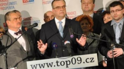 TOP 09 podpořila Nečase, ví někdo, co bude dál?