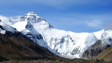 Mount Everest stále láká