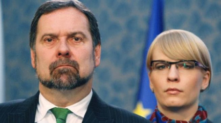 John: Kočí se pokouší o vnitrostranický puč