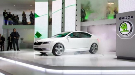 Škoda Auto rozdává; zvedne mzdy o 4 pct a zvýší jednorázové platby