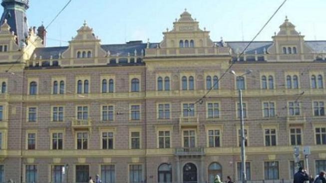 Plzeňská práva zvolila nový senát, v pozicích zůstala třetina lidí