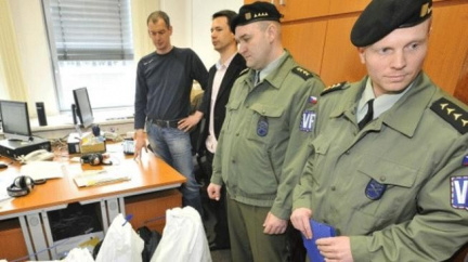 Šéf žalobců chce znovu prošetřit zásah v ČT