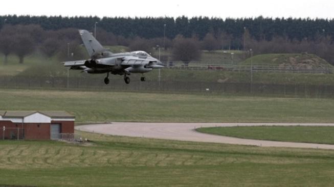 Kaddáfí už je bez letectva. Francie věří v rychlý konec operace