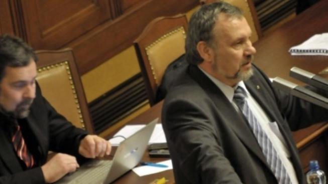 Kováčik za KSČM: Požádáme o hlasování k vyslovení nedůvěry vládě